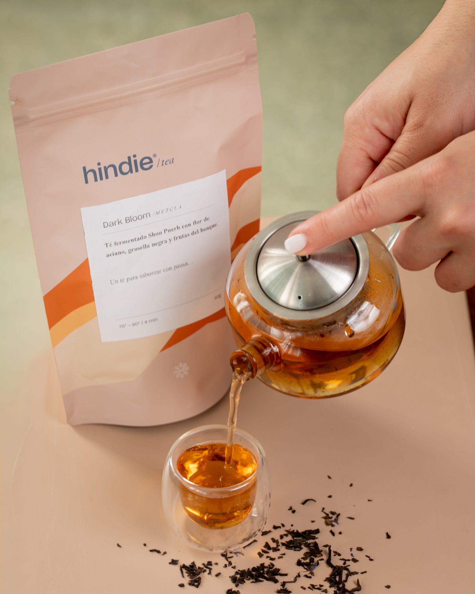 Té detox Dark bloom con grosellas negras.